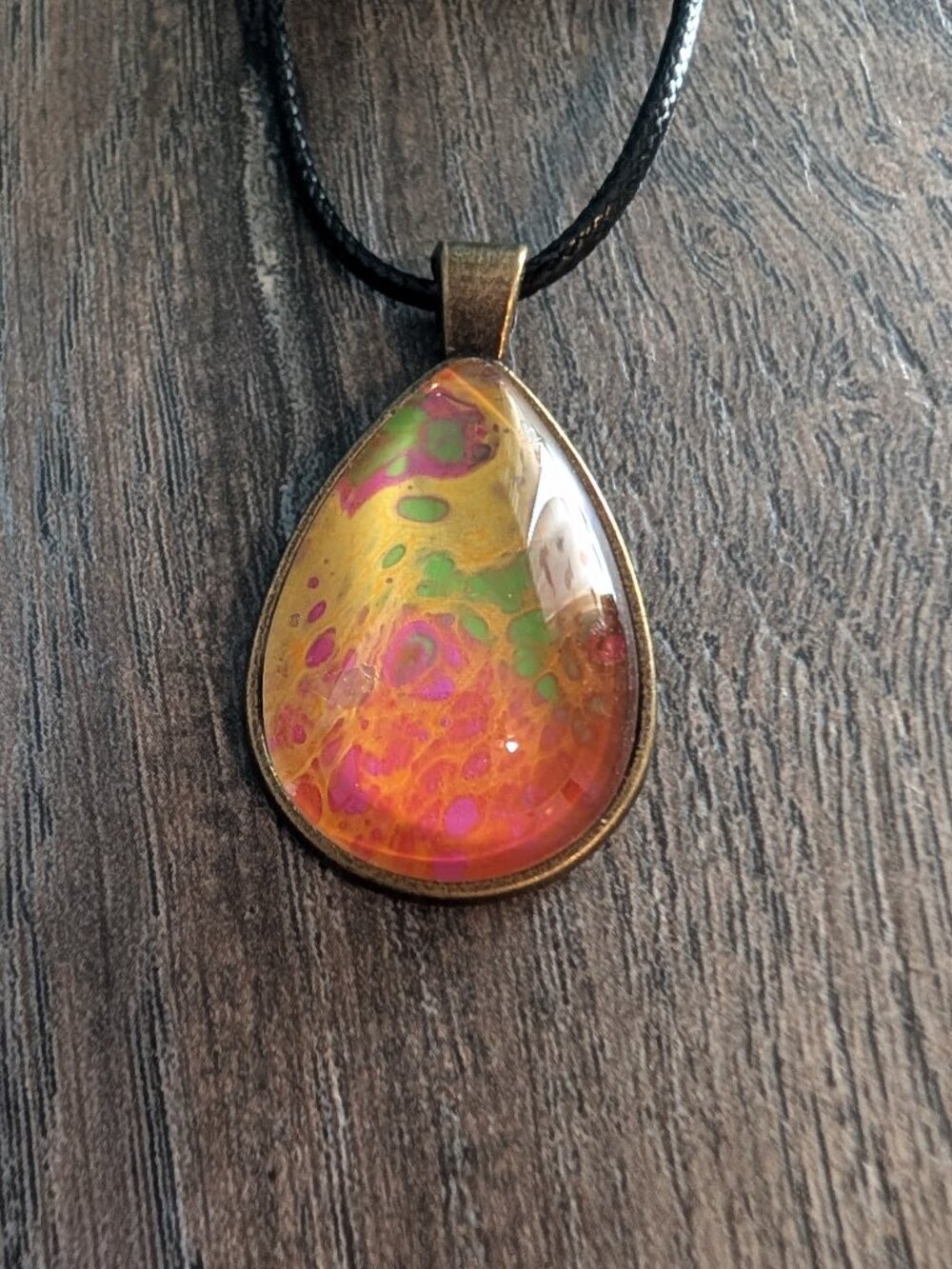 Oval Pendant Necklace